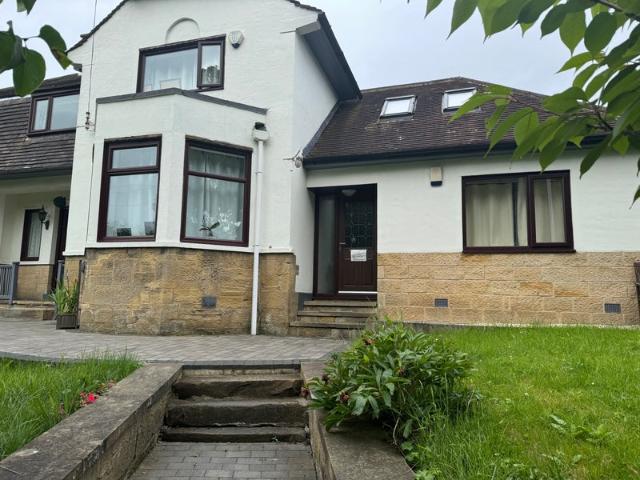 House for rent in Carr Manor, Chapel Allerton