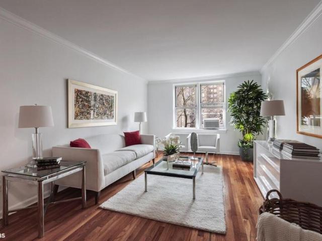 Apartment for sale in Arverne, New York