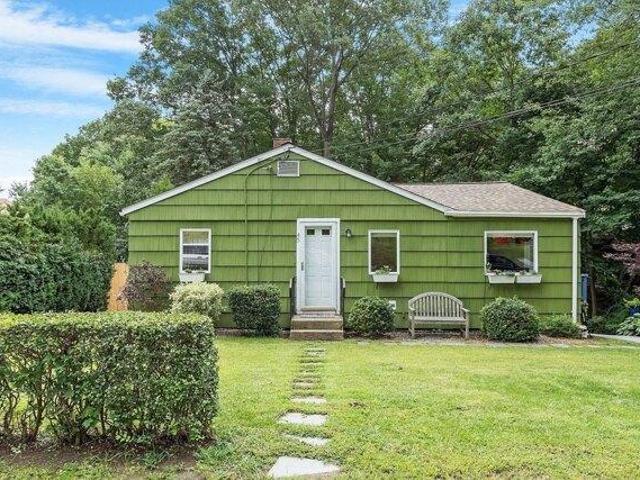 House for sale in Hudson, Middlesex County