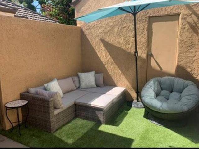 Room for rent in Huntington Beach, California