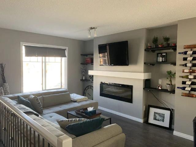 Townhouse for rent in Summerside, Edmonton