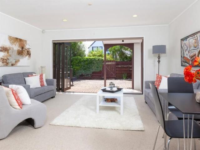 House for rent in Mount Wellington, Oroua County
