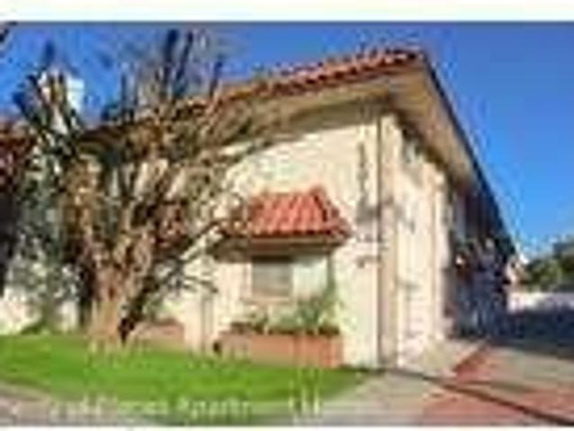 House for rent in Paramount