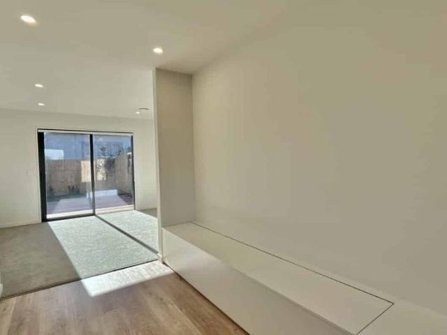Townhouse for rent in Saint Albans, Canterbury