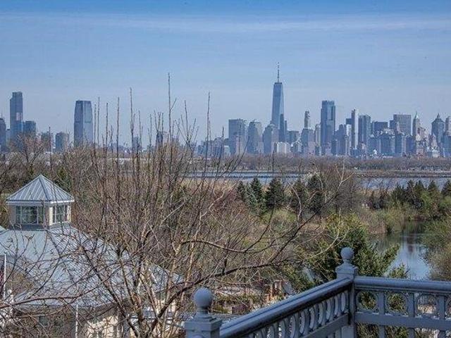 Condo for sale in Hudson, New Jersey
