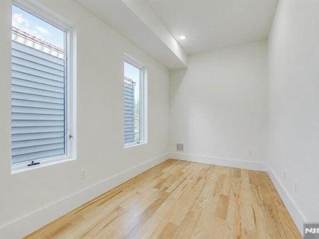 Condo for sale in Hudson, New Jersey