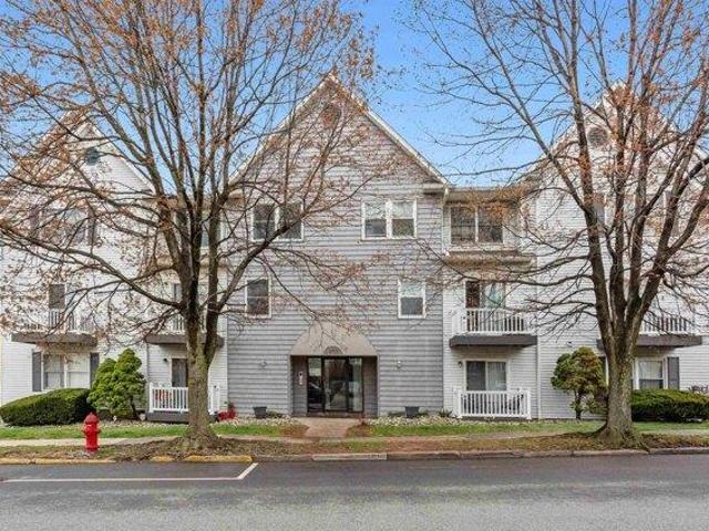 Condo for sale in Arlington, Kearny