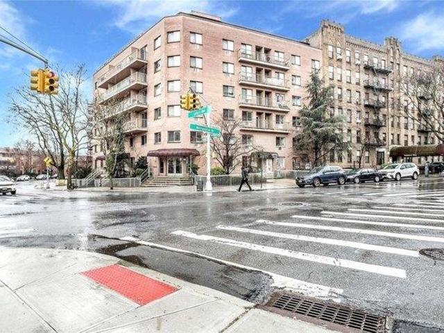 Condo for sale in Kew Gardens