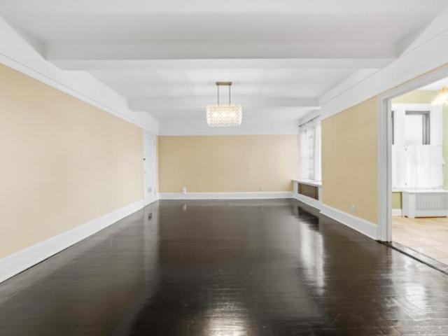 Apartment for sale in Kew Gardens