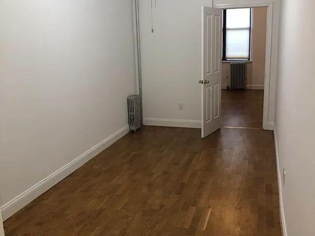 Room for rent in Arverne, New York