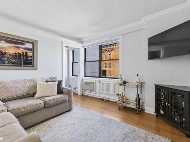 Apartment for sale in Arverne, New York