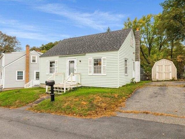 House for sale in Admiralty Village, Kittery