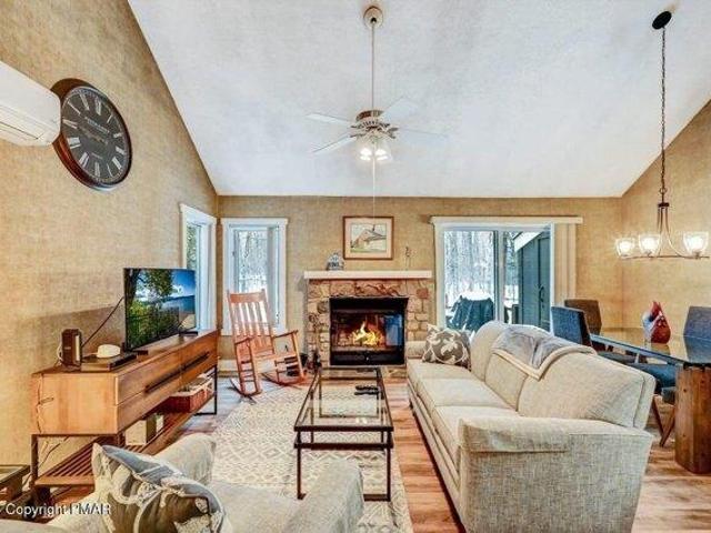 House for sale in Lake Harmony, Pennsylvania