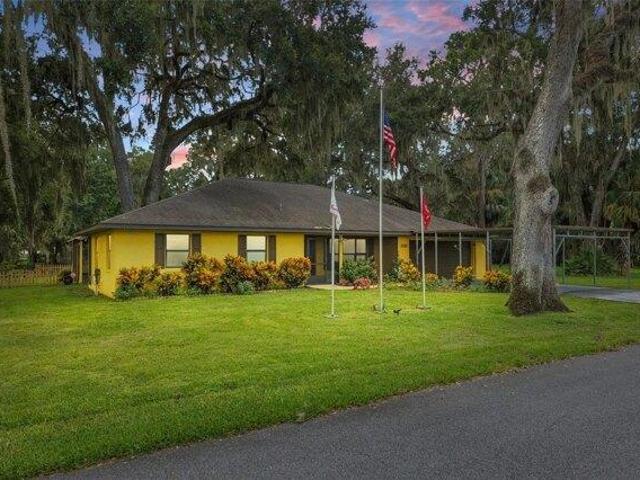 House for sale in Lake Panasoffkee, Florida