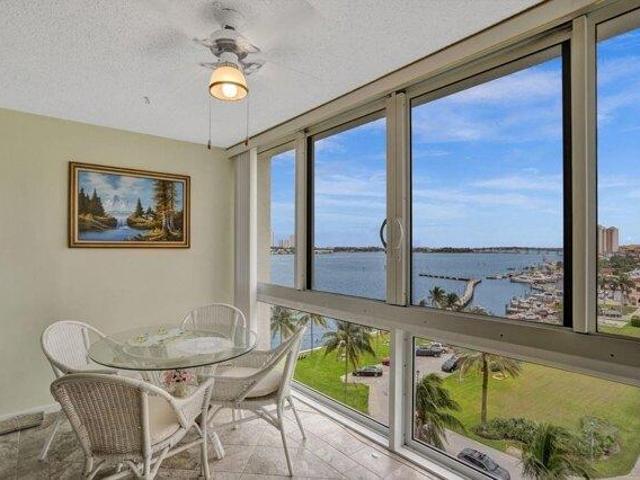 Condo for sale in Lake Park, Florida