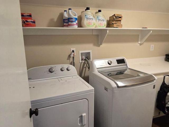 Room for rent in Lancaster, California