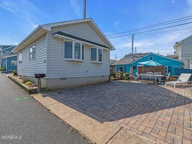 House for sale in Lavallette