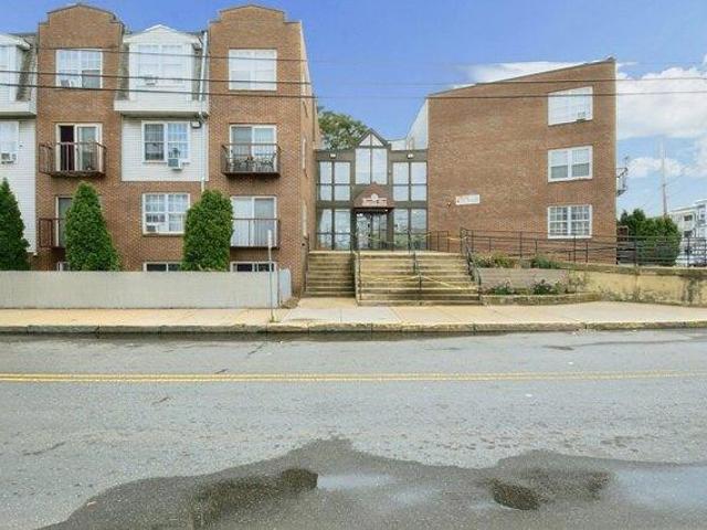 Condo for sale in Worcester, Massachusetts