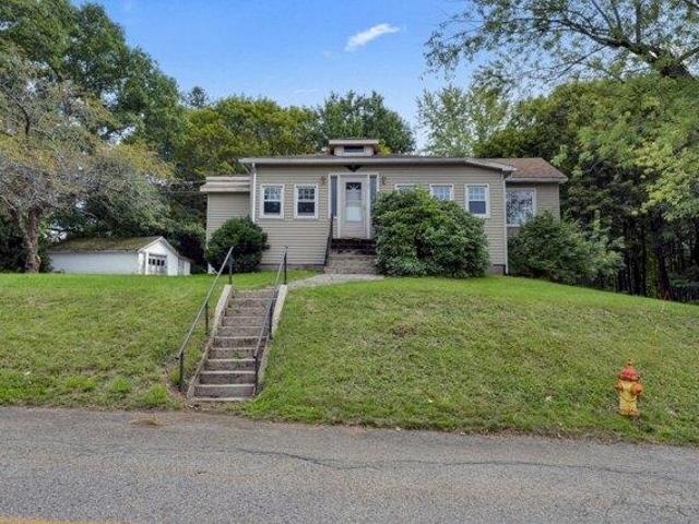 House for sale in Cherry Valley, Leicester