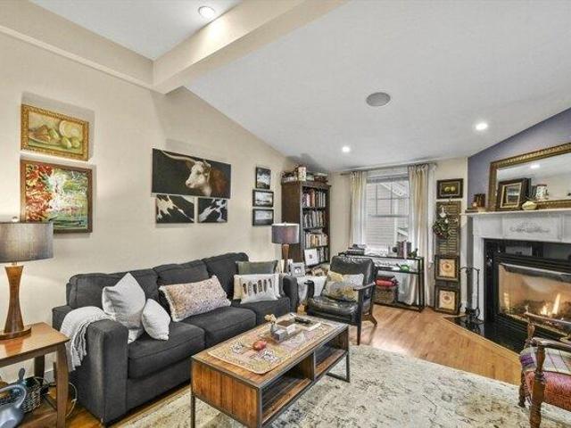 Condo for sale in Lenox
