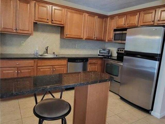 Condo for sale in Lincoln, Rhode Island