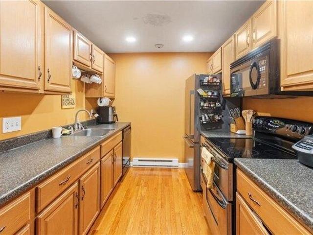 Condo for sale in Lincoln, Rhode Island