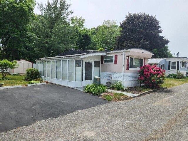 House for sale in Lincoln, Rhode Island