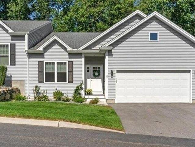 Condo for sale in Lincoln, Rhode Island
