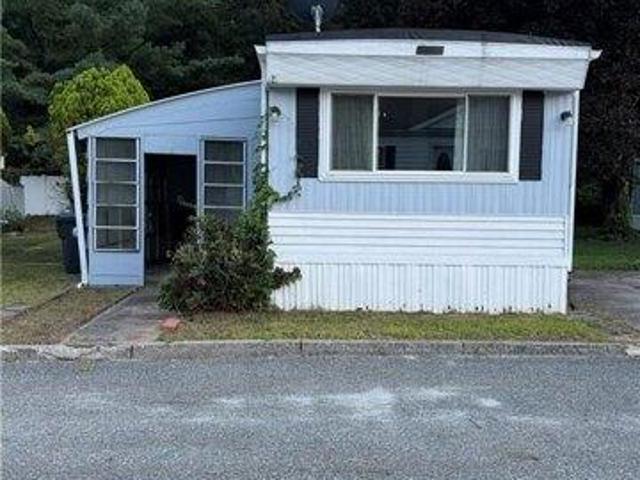 House for sale in Lincoln, Rhode Island