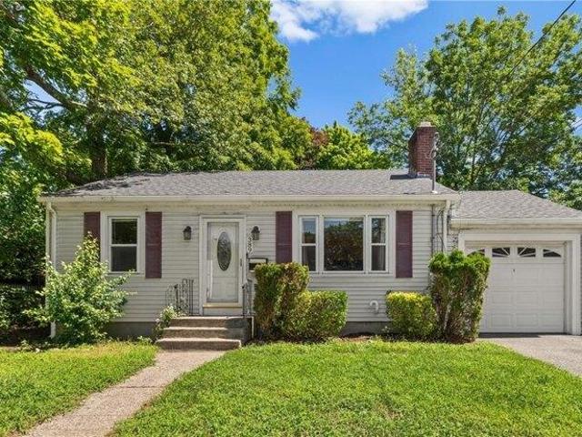 House for sale in Saylesville, Lincoln