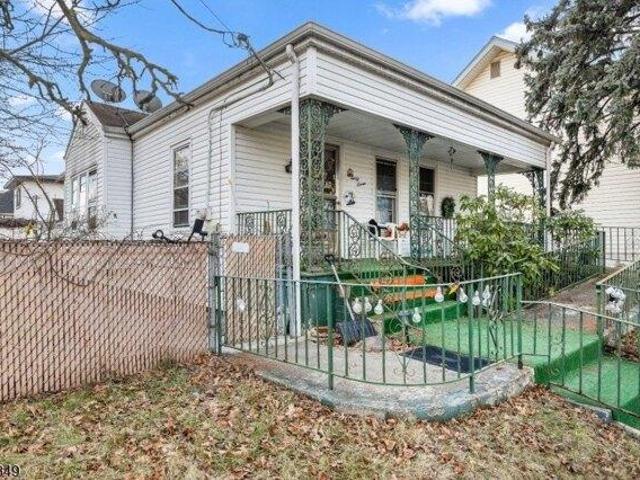 House for sale in Linden, New Jersey