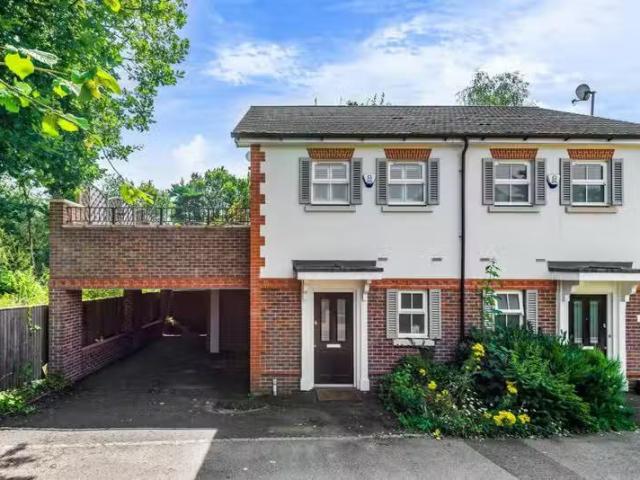 House for rent in Blackhills, Surrey