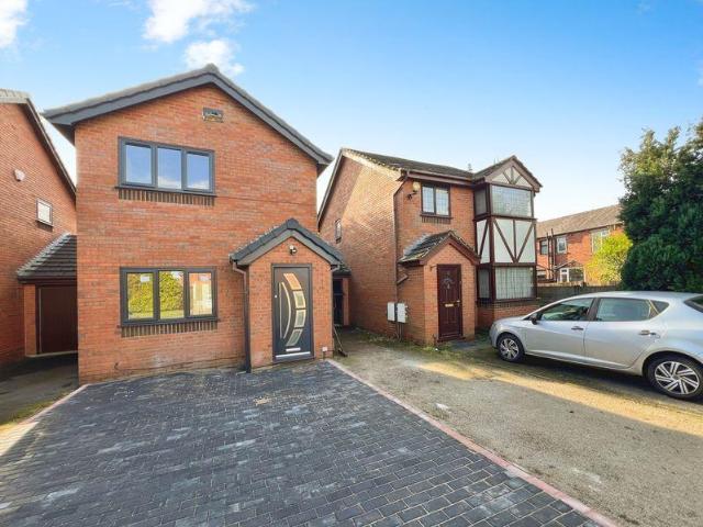 House for sale in Lee Bank, Greater Manchester