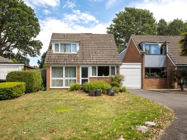 House for sale in Hare Hatch, Wargrave