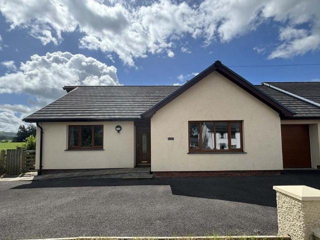House for sale in Llangadog