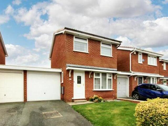 House for sale in Leigh