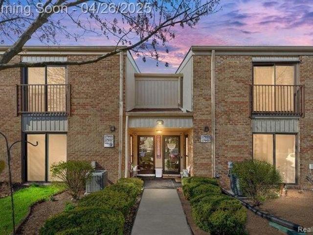 Condo for sale in Livonia