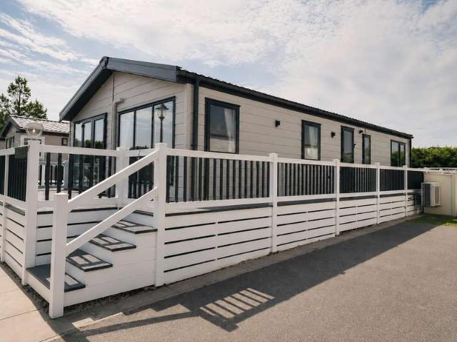 Cottage for sale in Birchington, Thanet