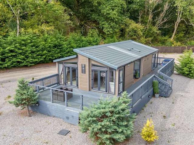 Cottage for sale in Fort Augustus, Scotland