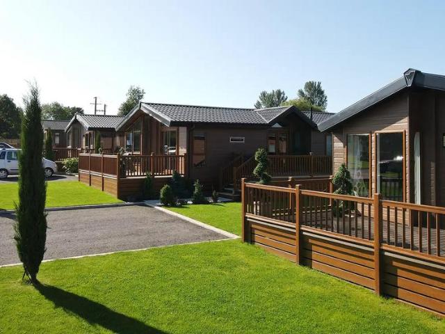 House for sale in Lloc, Wales
