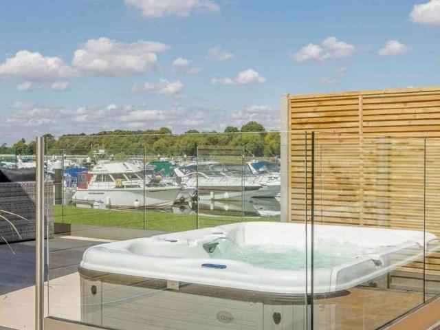 House for sale in Clewer Village, Windsor
