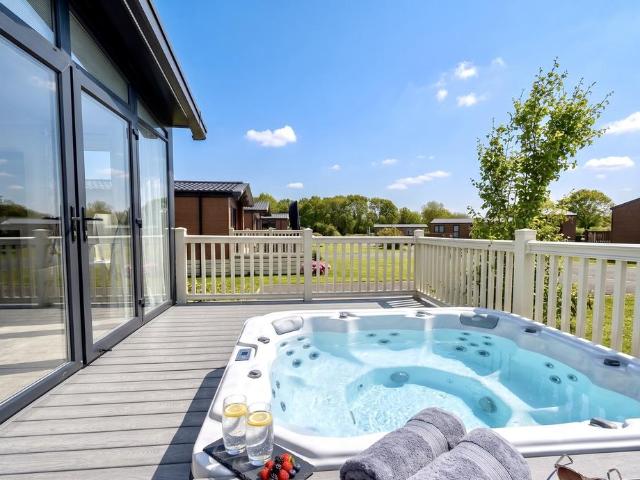 House for sale in Gilberdyke, East Riding Of Yorkshire