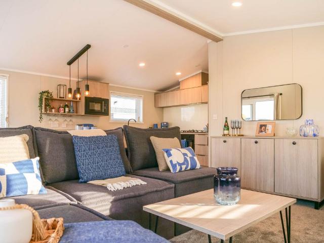 House for sale in Three Beaches, Livermead