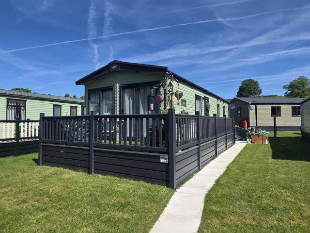 House for sale in Kingsley Moor, Staffordshire