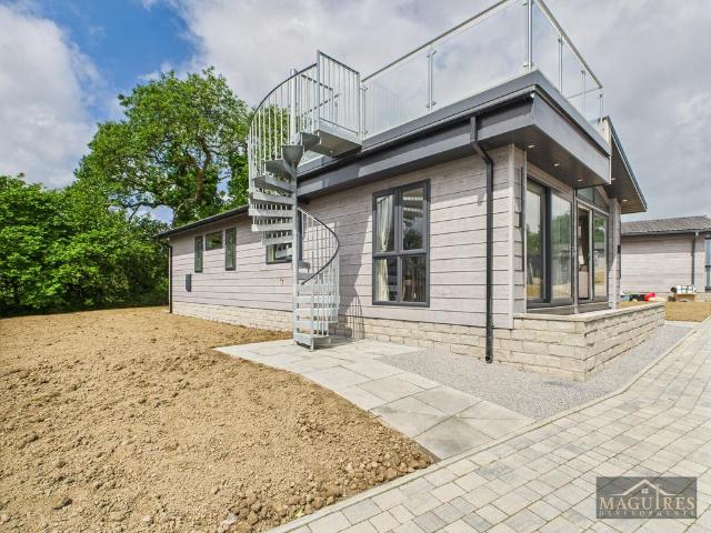 House for sale in Llanbadarn Fynydd, Wales