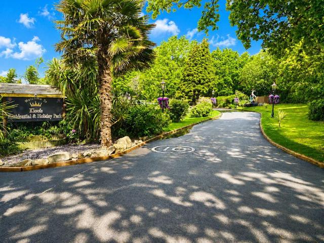 House for sale in Whydown, Heathlands
