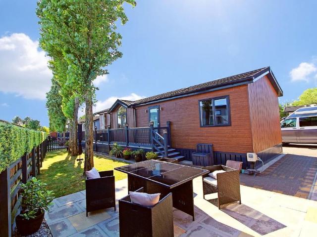 Park Home for sale in Elmfield, Leicestershire