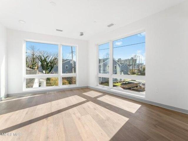 Condo for sale in Monmouth, New Jersey