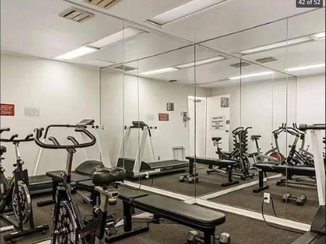 Room for rent in Canoga Park, California