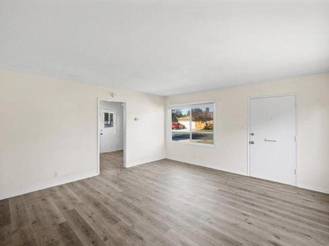 Room for rent in Lake Balboa Neighborhood Council District, Canoga Park